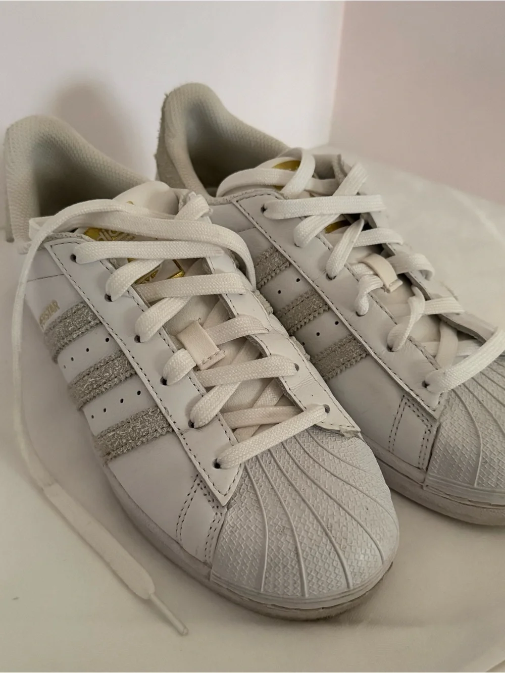 Adidas youth size 5.5 Superstar White Casual Lace-Up Sneakers
